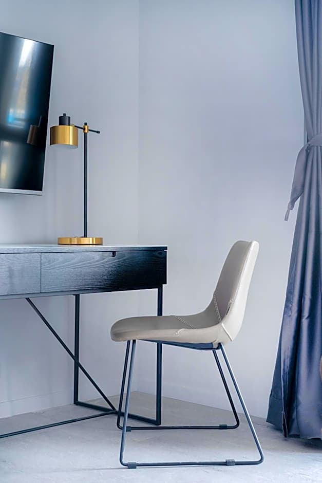 Oros Hotel and Apartments