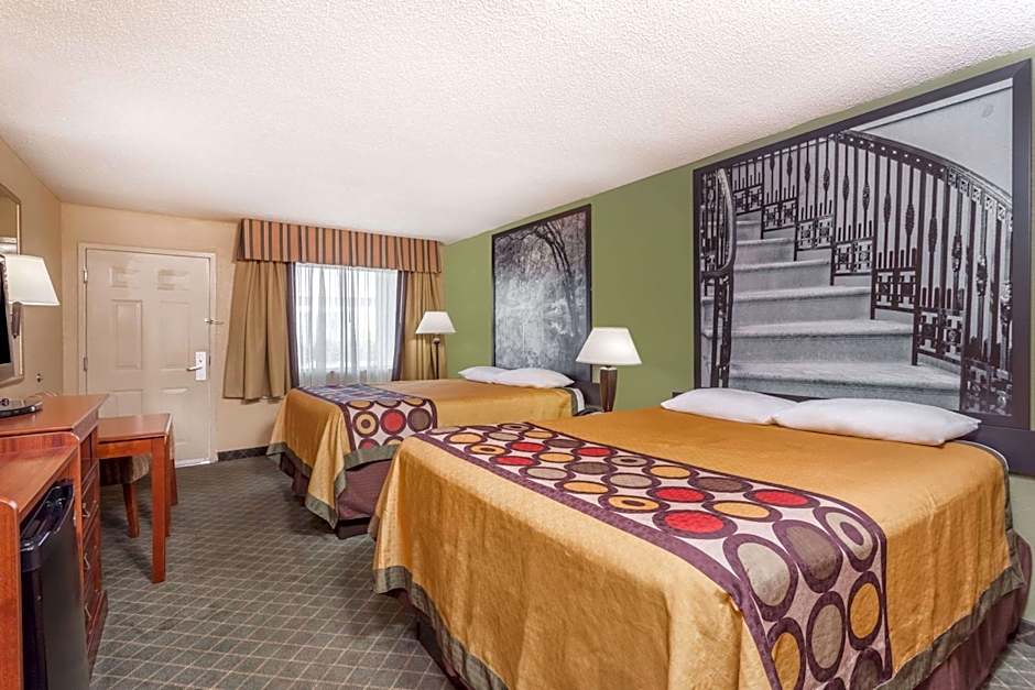Super 8 by Wyndham Macon West
