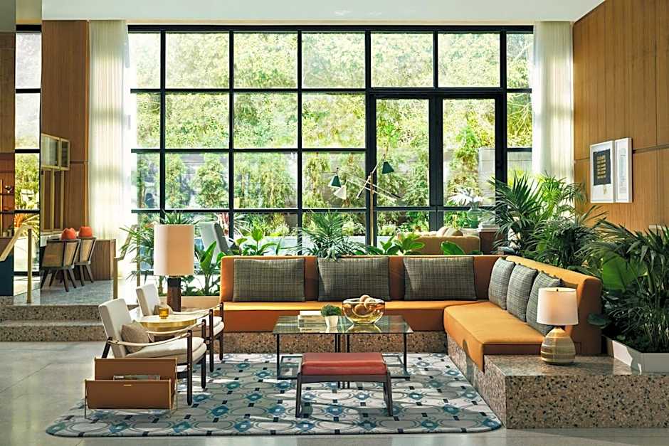 The Hollywood Grande, Autograph Collection