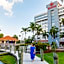 Hilton Palm Beach Airport