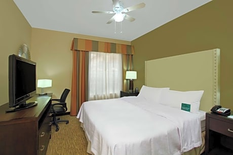 Premium One-Bedroom King Suite - Non-Smoking