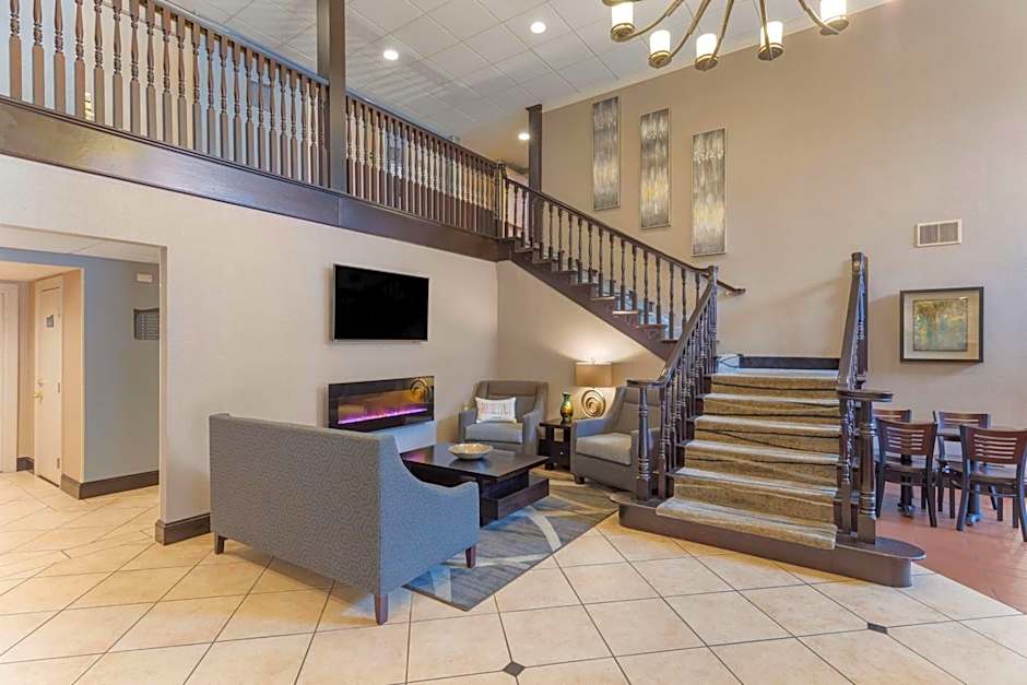 Best Western Plus Russellville Hotel and Suites