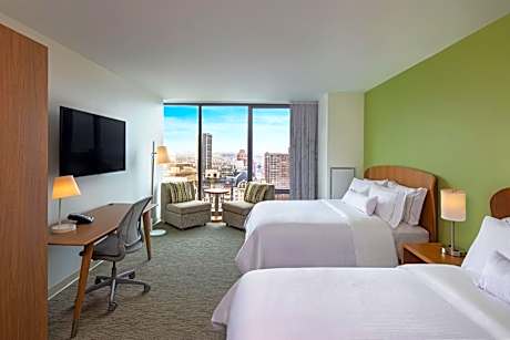 Deluxe, Larger Guest room, 2 Queen, City view