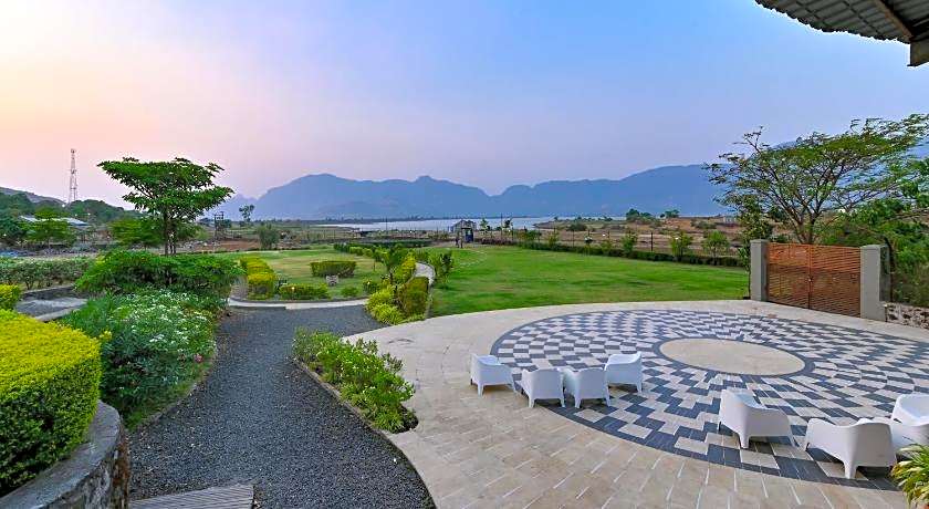 Saj By The Lake - Malshej Ghat Hotel