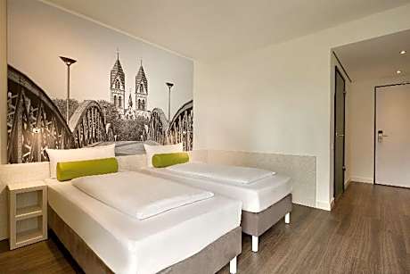 2 Adjacent Double Rooms