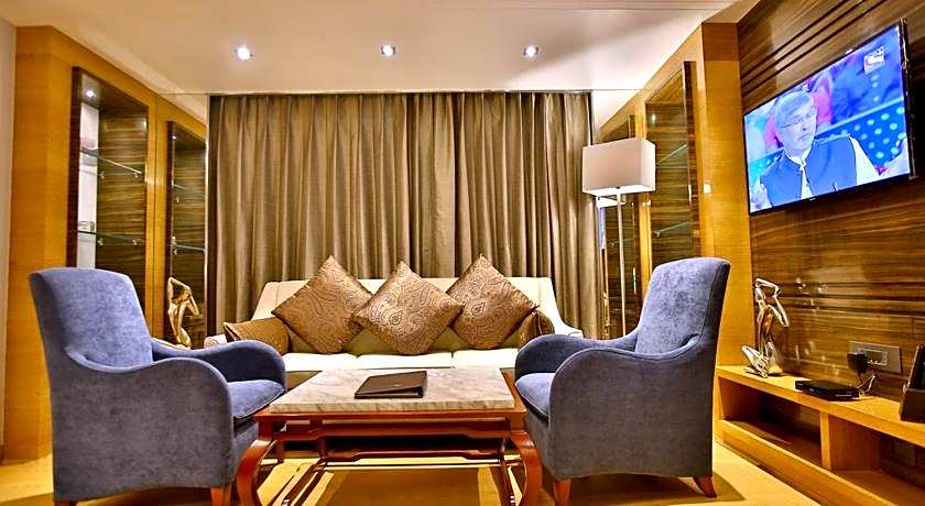 Regenta Central The Crystal Kanpur