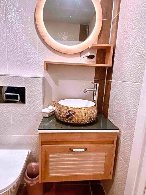 LICENSED ,JAZZY TOP CLASS 3 BEDROOMS HOMES 100Mb Wi-Fi