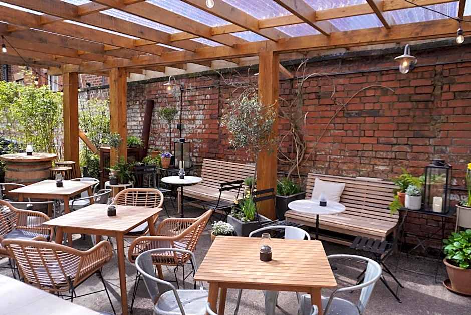 Lion & Pheasant Hotel