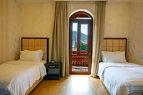 Superior Twin Room with City View