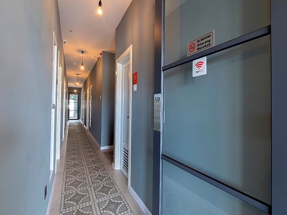 SUPER OYO 1145 Lea Guest House & Cafe