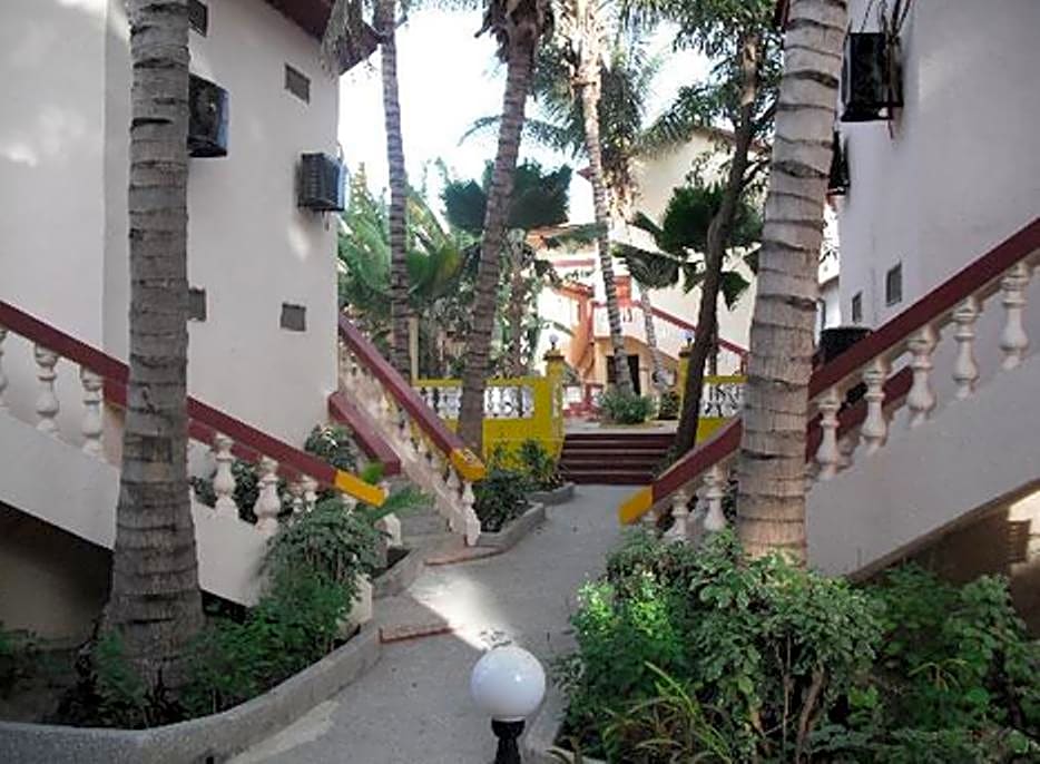 Bungalow Beach Hotel