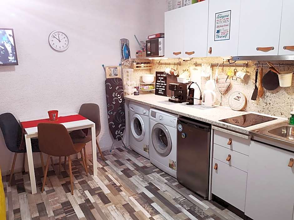 PIJAMA HOUSE - Bike & Bed