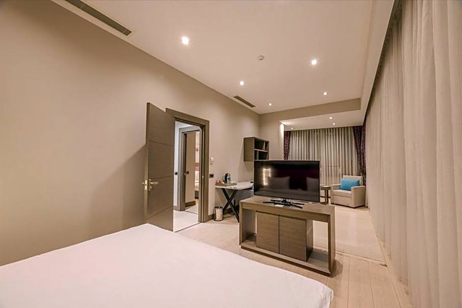 Hilly Hotel
