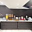 Holiday Inn Montreal Centre Ville Downtown By IHG