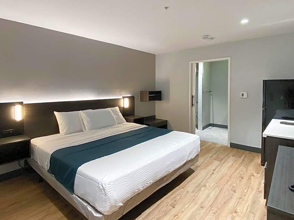 Studio 6 Suites Stockton, CA Waterfront