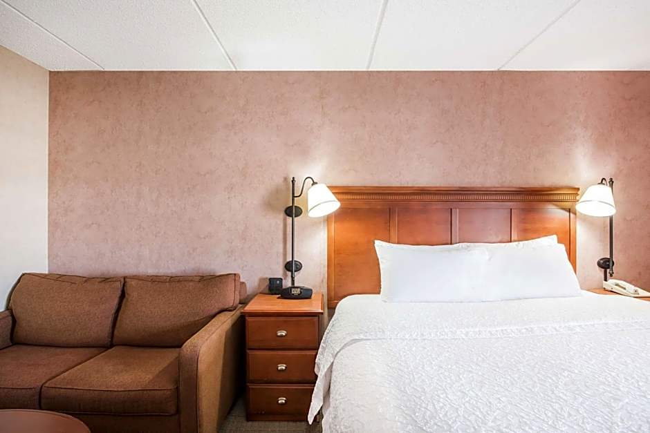 Hampton Inn By Hilton West Springfield