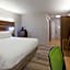 Holiday Inn Express Hotel & Suites Minneapolis-Golden Valley By IHG