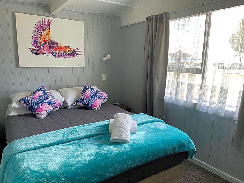 Motutere Bay TOP 10 Holiday Park
