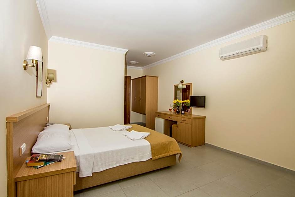 Photo 1 of 11 of Double Room