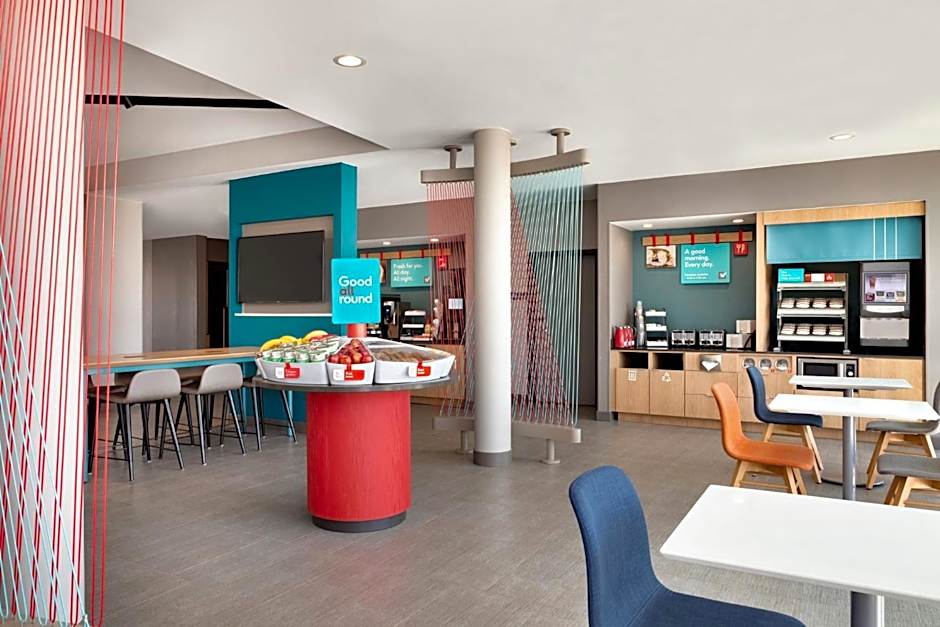 avid hotels - Macon North By IHG