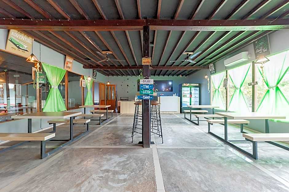 Urbanview Hotel Tropical Ketapang by RedDoorz