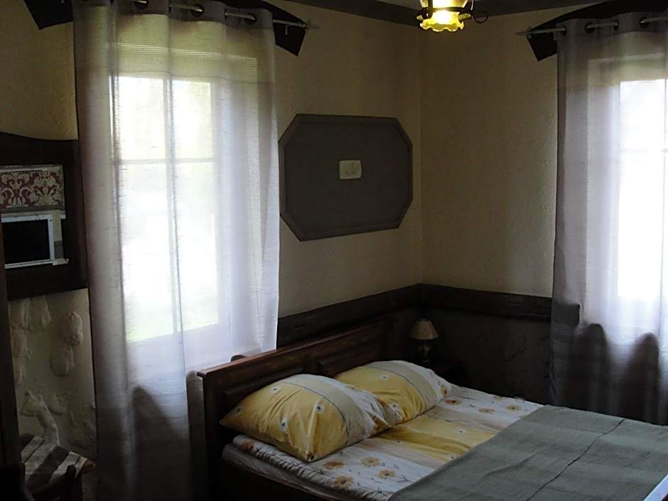 Pokoje i domki Saraceńska Chata