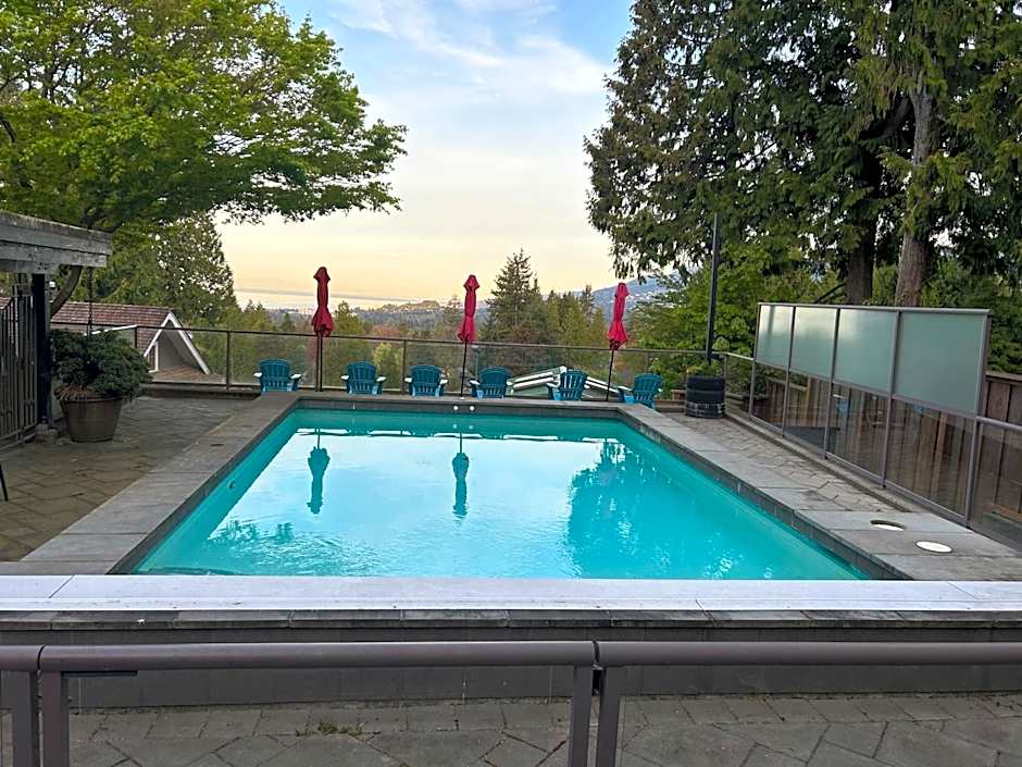 Cypress: Private Bedroom/Bathroom/Office, with Shared Pool, Hot tub