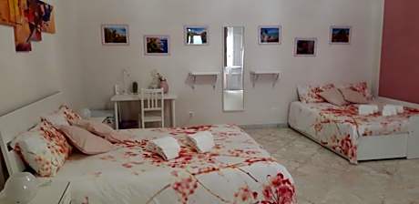 Quadruple Room with Private Bathroom