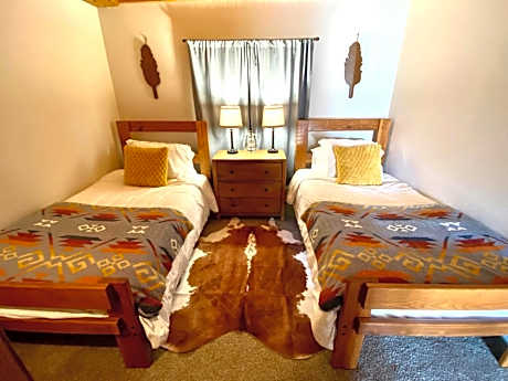 Apartment with Mountain View