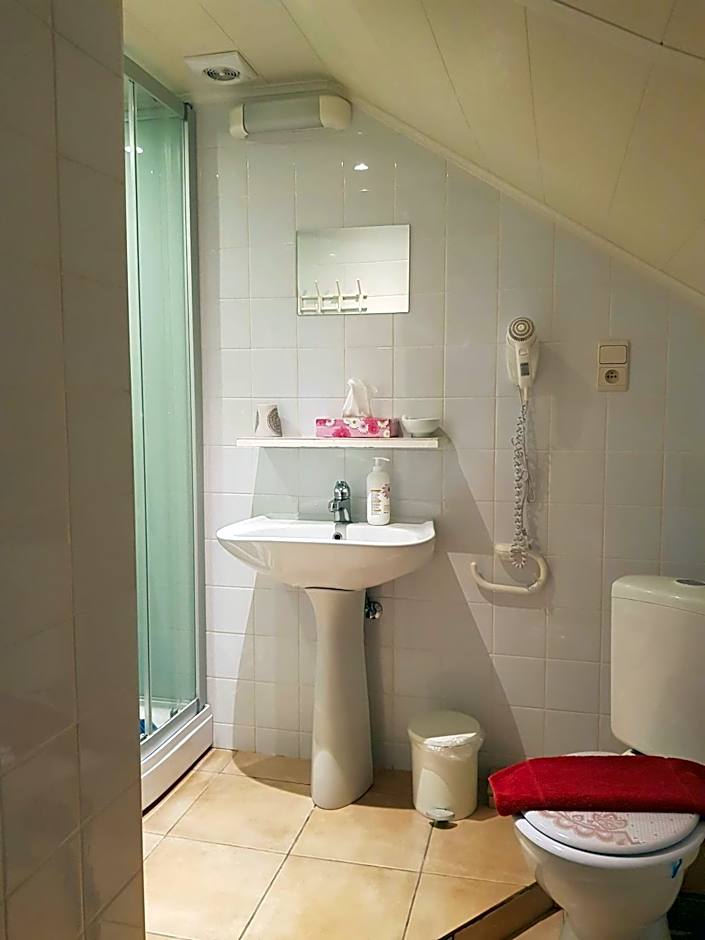 B&B Woodside