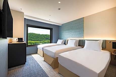Standard Twin Room with River View (Up to Three Guests)