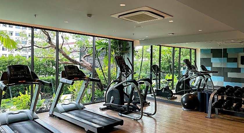 Holiday Inn Express Bangkok Soi Soonvijai By IHG