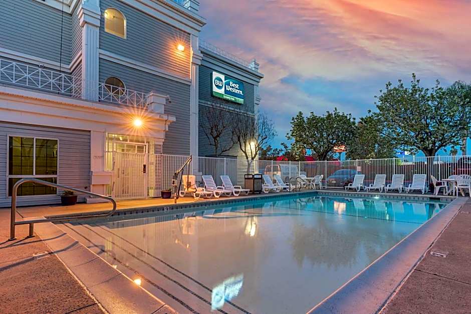 Best Western Luxury Inn