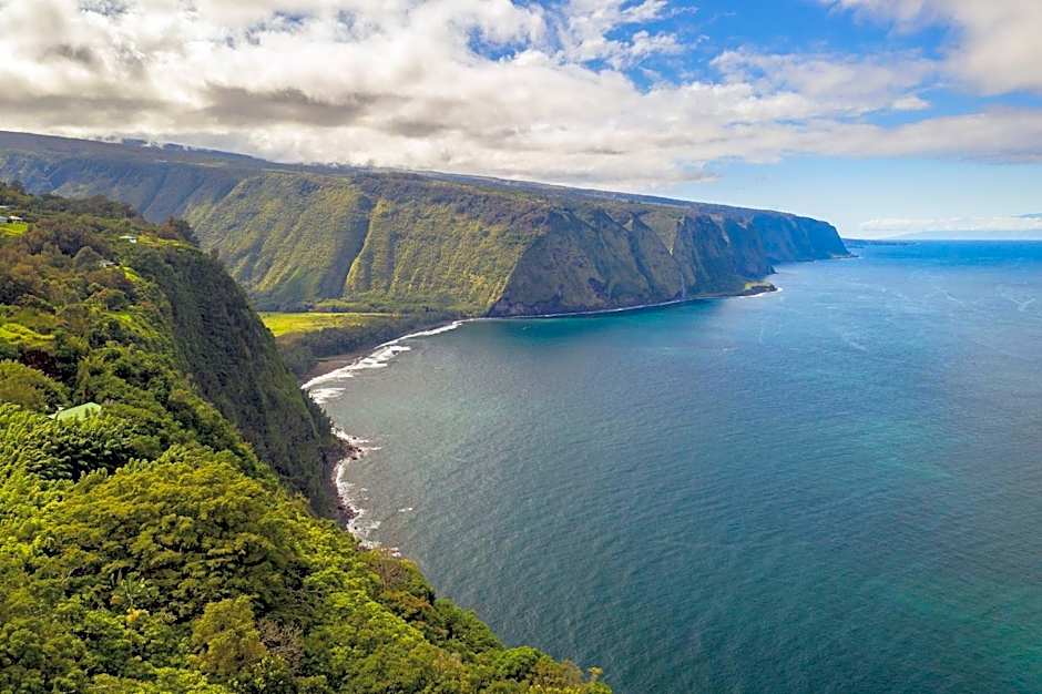 Waipi'o Lodge