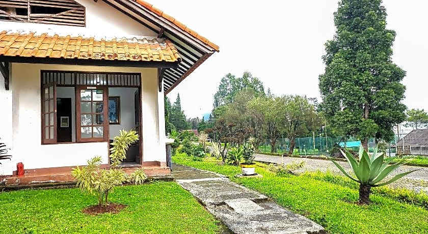 RedDoorz near Pasar Cipanas