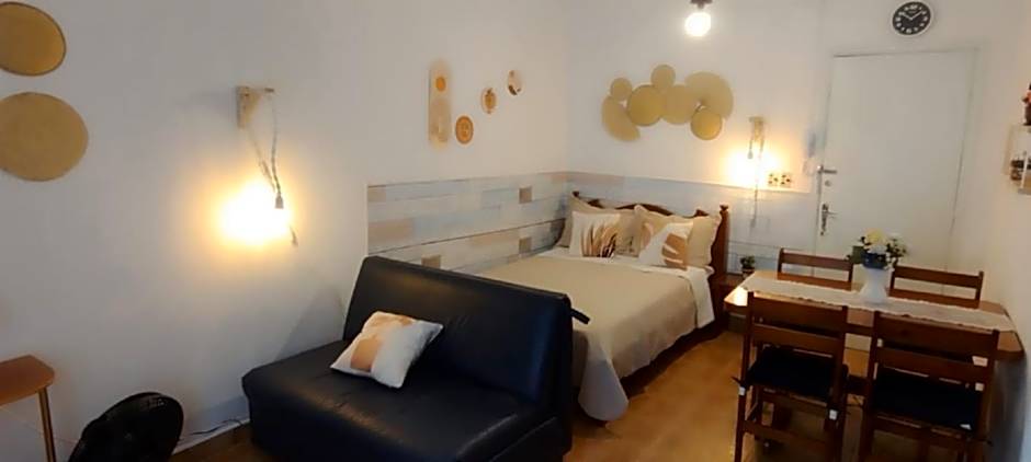 Kitnet Temporada Praia Grande SP - Completa com Wi-fi, garagem rotativa, 1 quadra da praia - no centro comercial Boqueirão