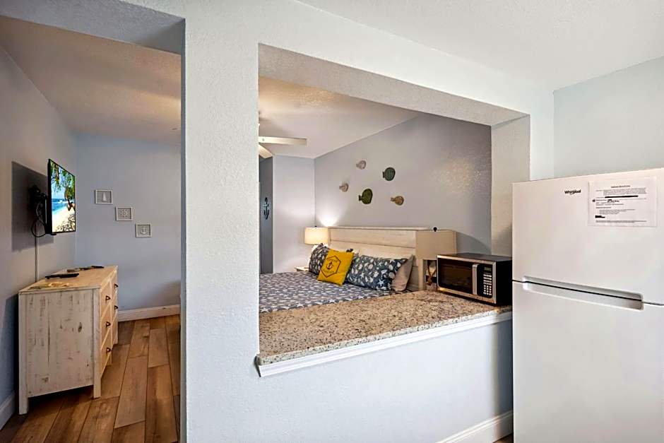 Upham Beach Inn - #2 Studio