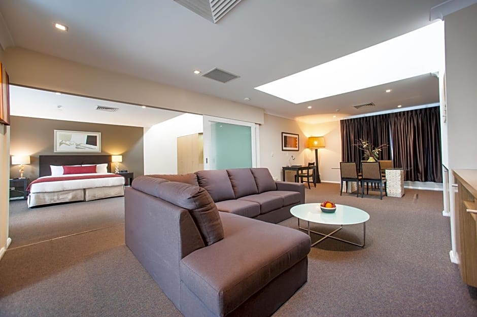 Ramada Hotel & Suites Sydney Cabramatta