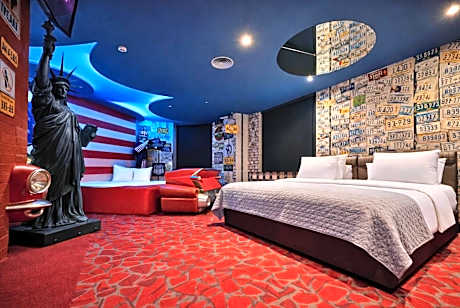Deluxe Suite with Spa Bath