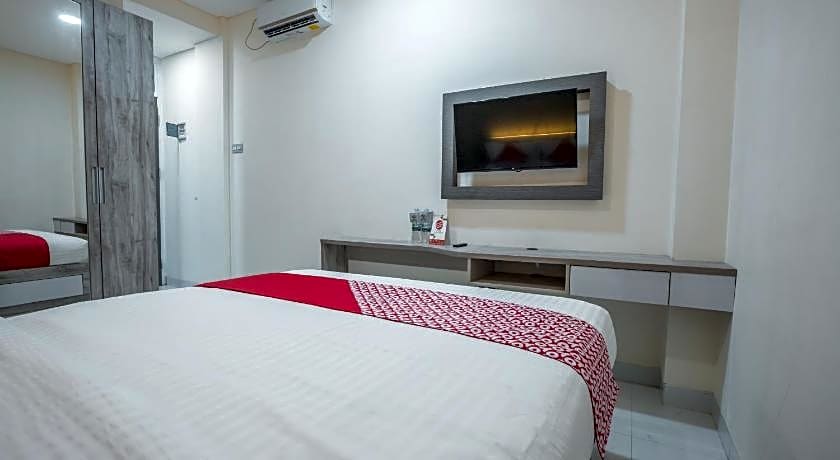 Super OYO 1487 Residence Khoe