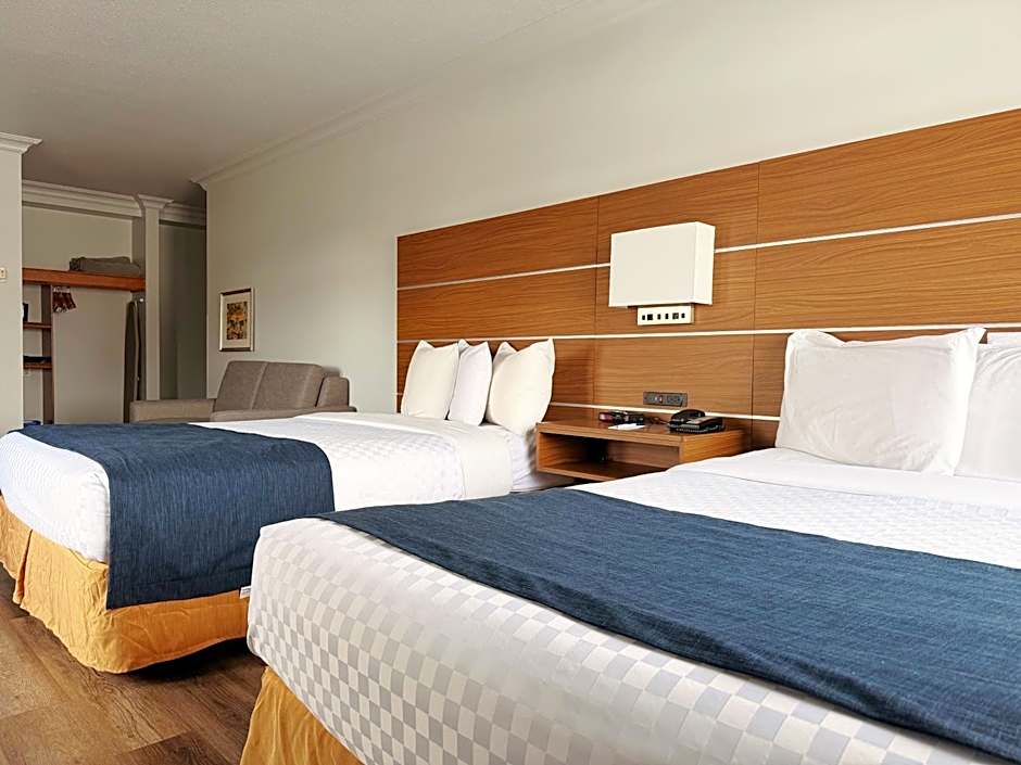 Photo 1 of 10 of Privilege 2 Queen Beds, View