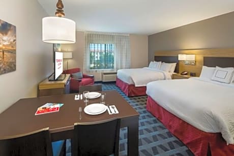 Studio, 2 Queen Beds