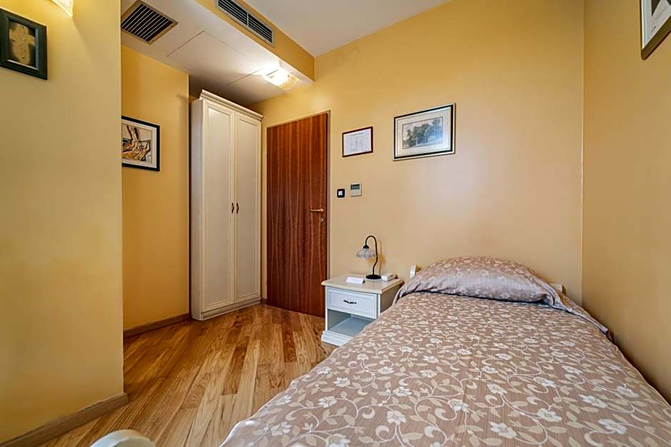 Hotel Peristil