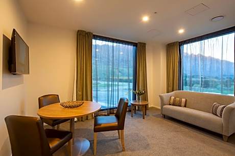 Executive King Suite - Non-Smoking