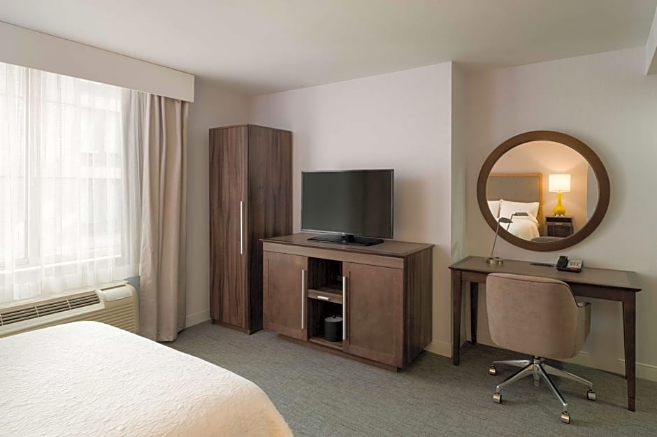 Hampton Inn By Hilton Manhattan - Times Square South - Newly Renovated