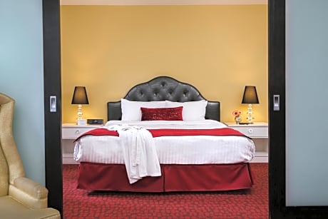 Suite, 1 King Bed
