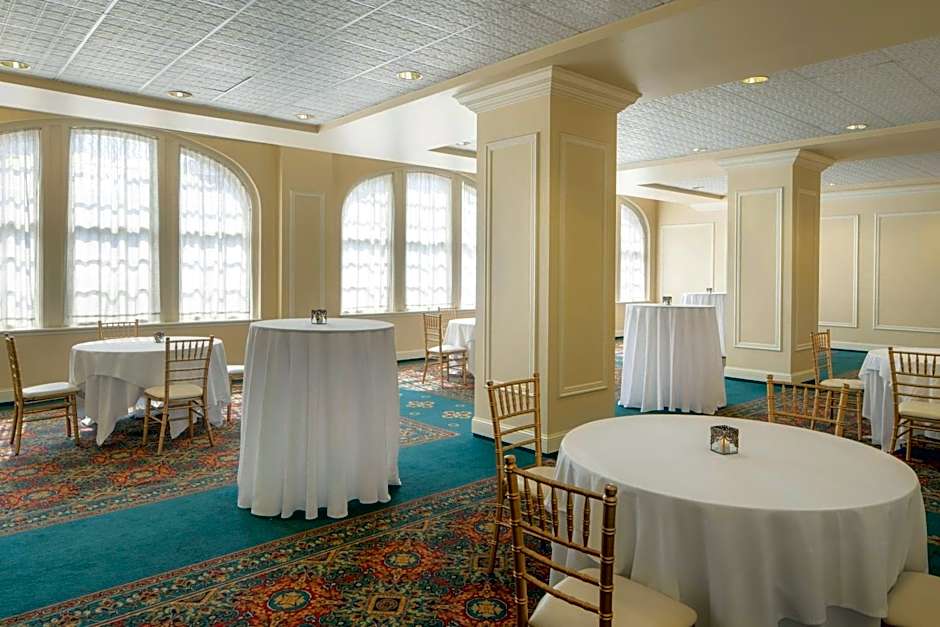 Davenport Hotel, Autograph Collection®