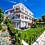 Villa Velvet