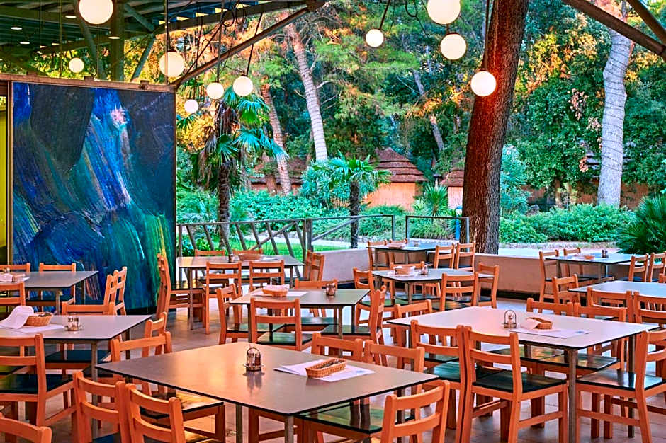 Pine Beach Pakostane Glamping Homes - All Inclusive light