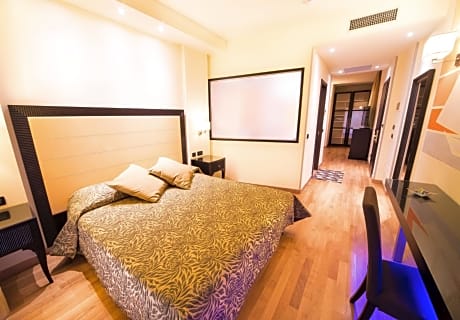 Queen Double Room with Spa Bath
